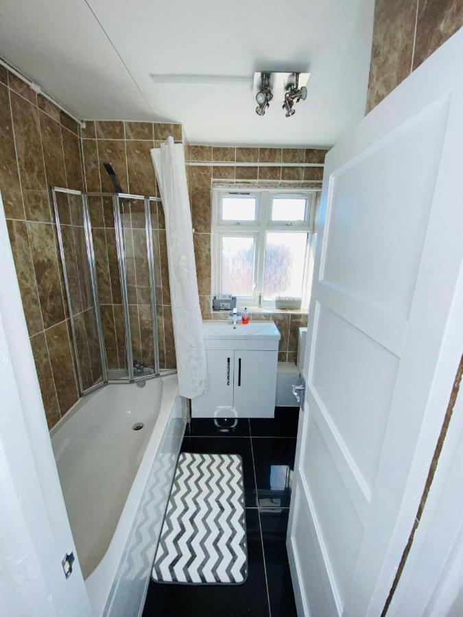 Bright, Spacious, Modern Interior Decor 2 Bedrooms Apartment With Amazing Views Londyn Zewnętrze zdjęcie