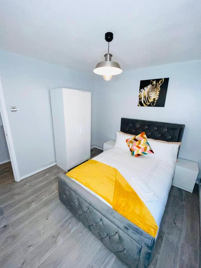 Bright, Spacious, Modern Interior Decor 2 Bedrooms Apartment With Amazing Views Londyn Zewnętrze zdjęcie
