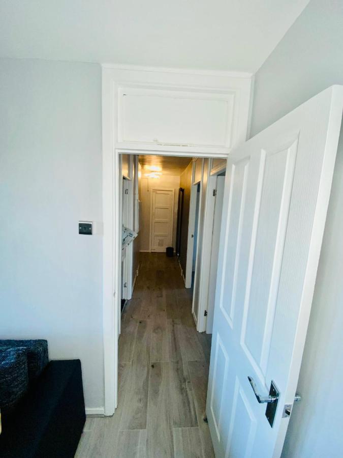 Bright, Spacious, Modern Interior Decor 2 Bedrooms Apartment With Amazing Views Londyn Zewnętrze zdjęcie