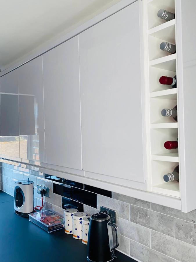 Bright, Spacious, Modern Interior Decor 2 Bedrooms Apartment With Amazing Views Londyn Zewnętrze zdjęcie